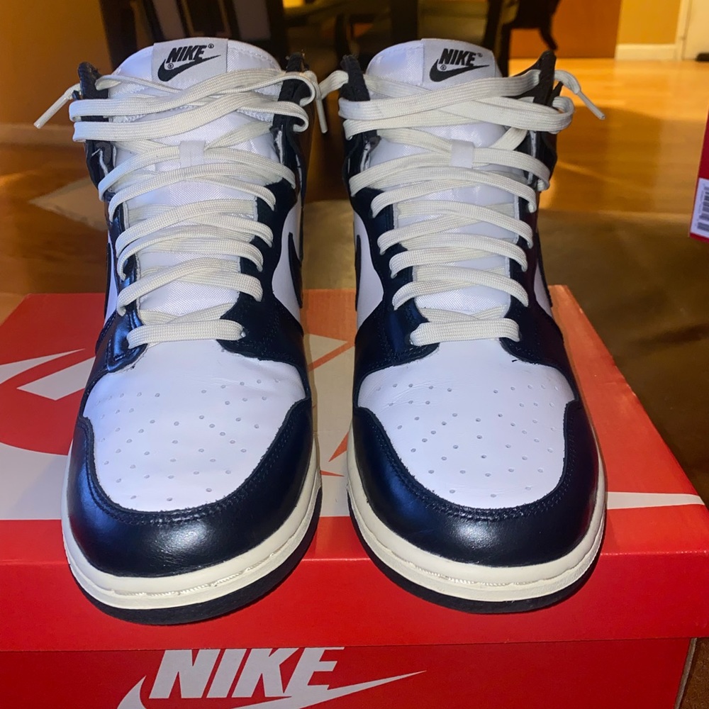 Womens Nike Dunks- Highs tops. Black/White.